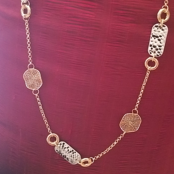 Matching earrings and necklace - Picture 3 of 3